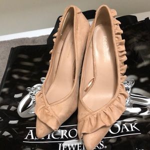 BCBG nude suede HEELS 8.5